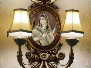 Regal Noor – Hand-Painted Classic Wall Light